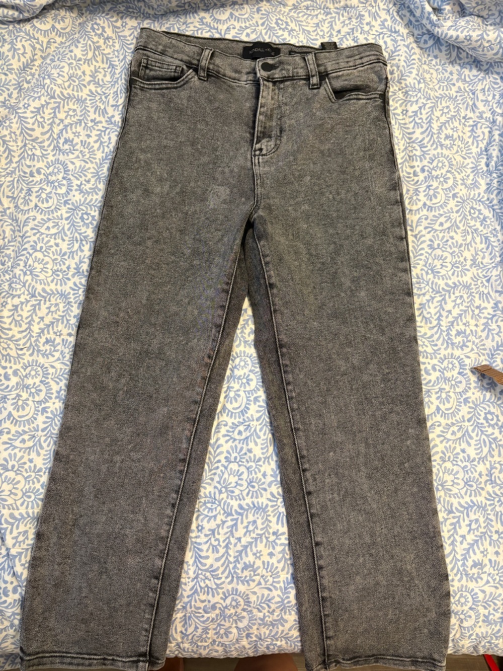 Kendall & Kylie Women's Washed Black Straight Leg Jeans